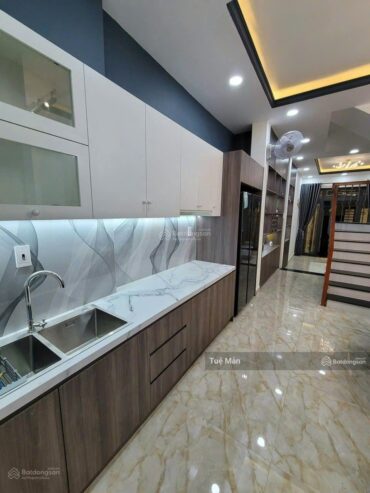 Nhà Nguyễn Trọng Tuyển, P8, Phú Nhuận.