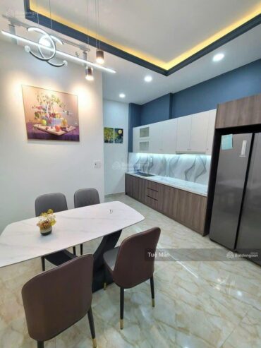 Nhà Nguyễn Trọng Tuyển, P8, Phú Nhuận.