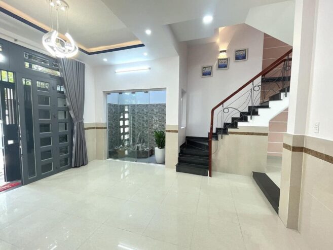 NHÀ MỚI ĐẸP 5 TẦNG – TRUNG TÂM PHÚ NHUẬN