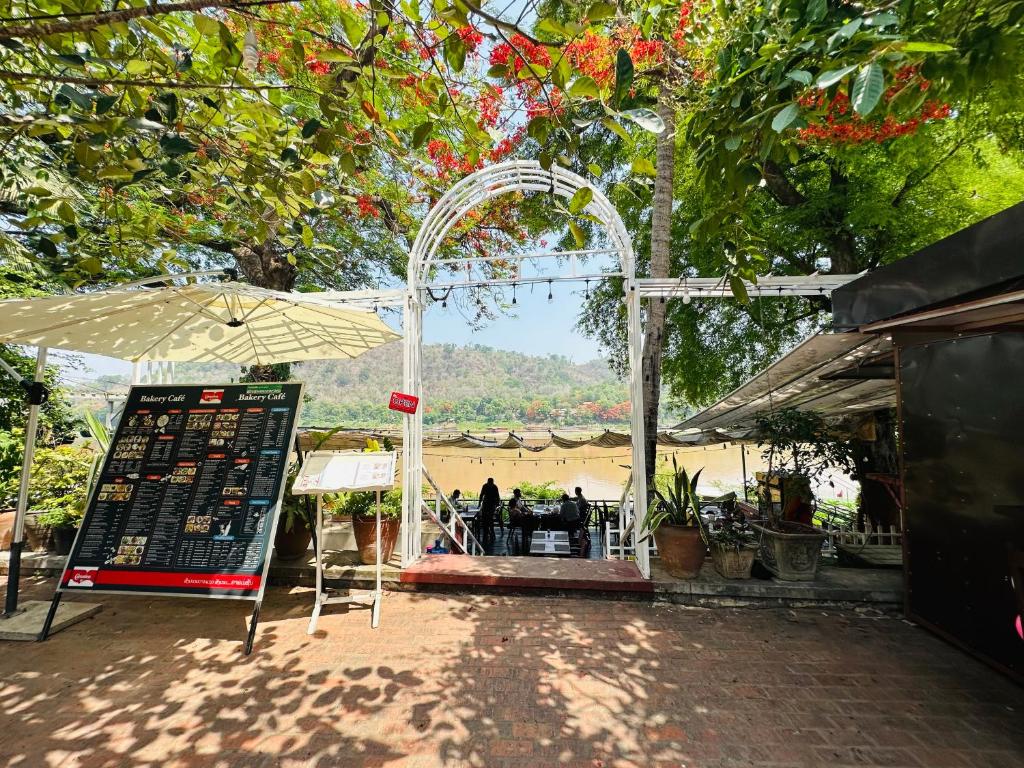 Villa Thida Mekong Riverside