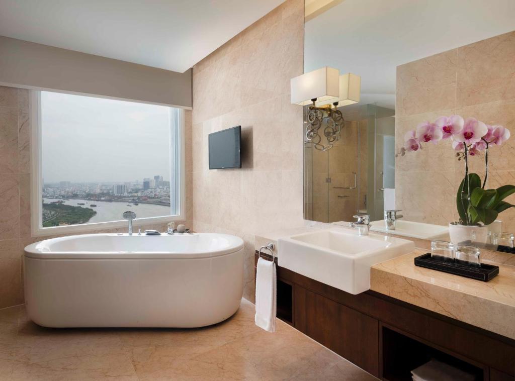 Sheraton Saigon Grand Opera Hotel