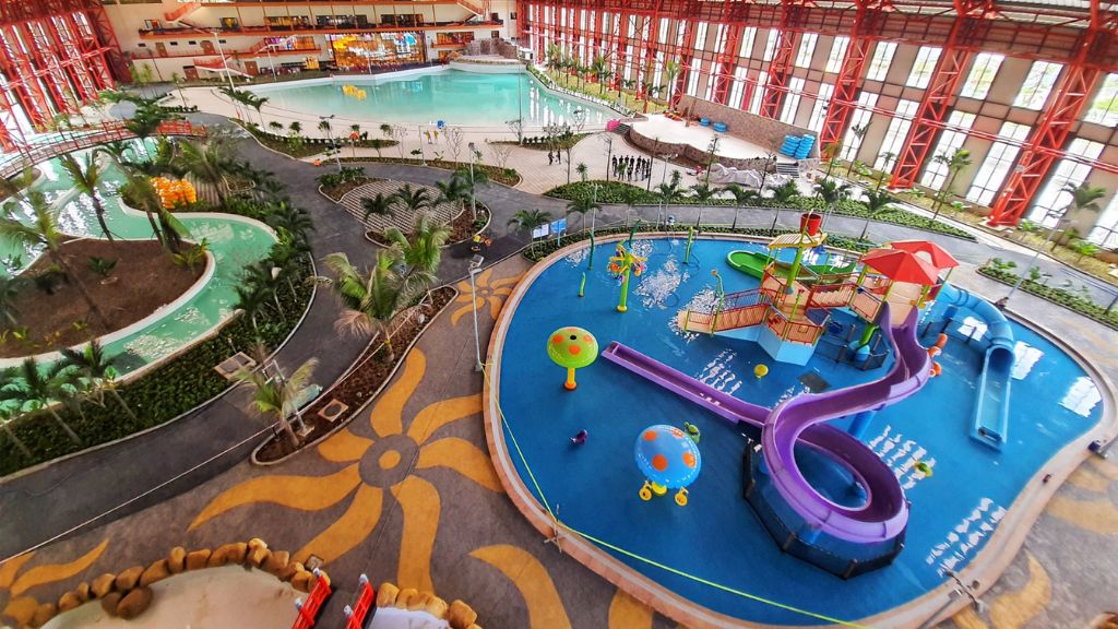 Combo vé công viên nước Mikazuki + Tắm khoáng nóng Onsen