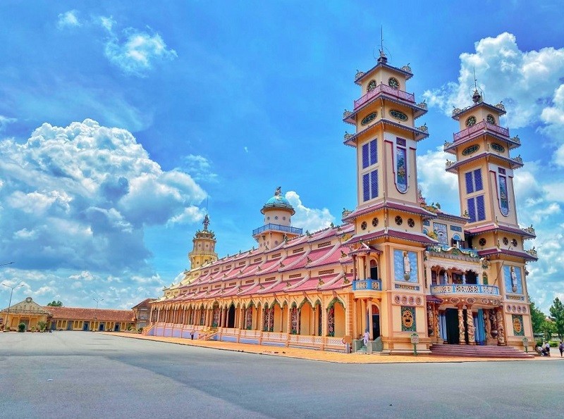 TOUR HÀ NỘI – SÀI GÒN – CỦ CHI – TÂY NINH – MỸ THO – BẾN TRE