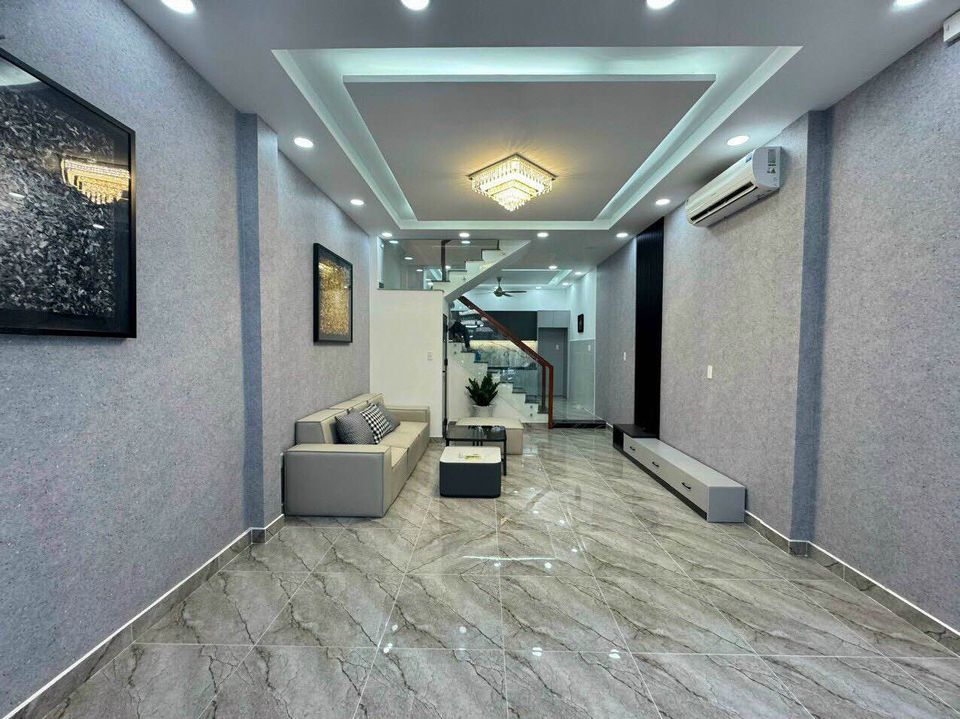 BÁN NHÀ 2 LẦU SÂN THƯỢNG