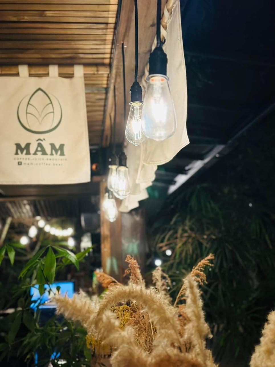 MẦM COFFEE