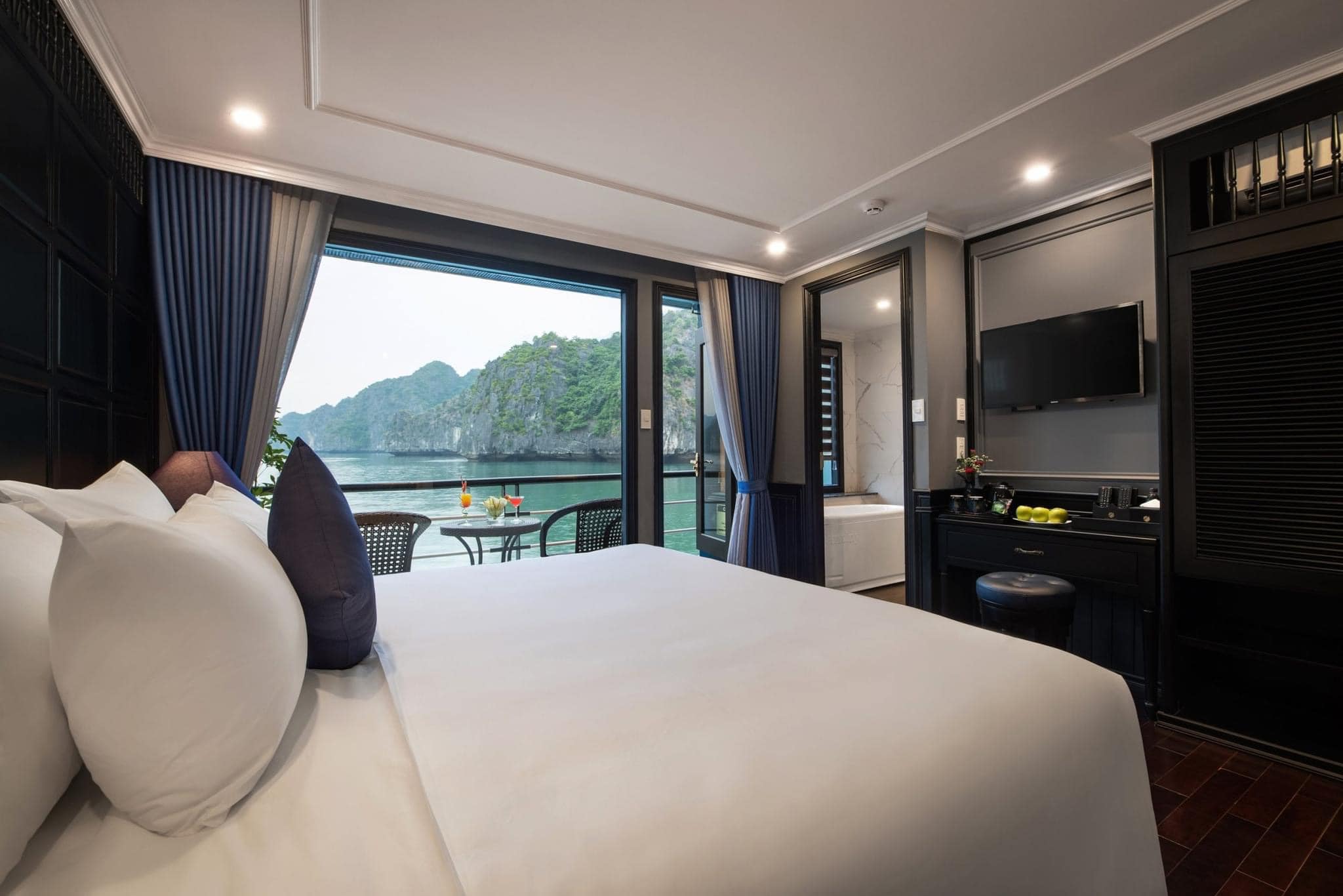 DU THUYỀN ROSY CRUISE 5*