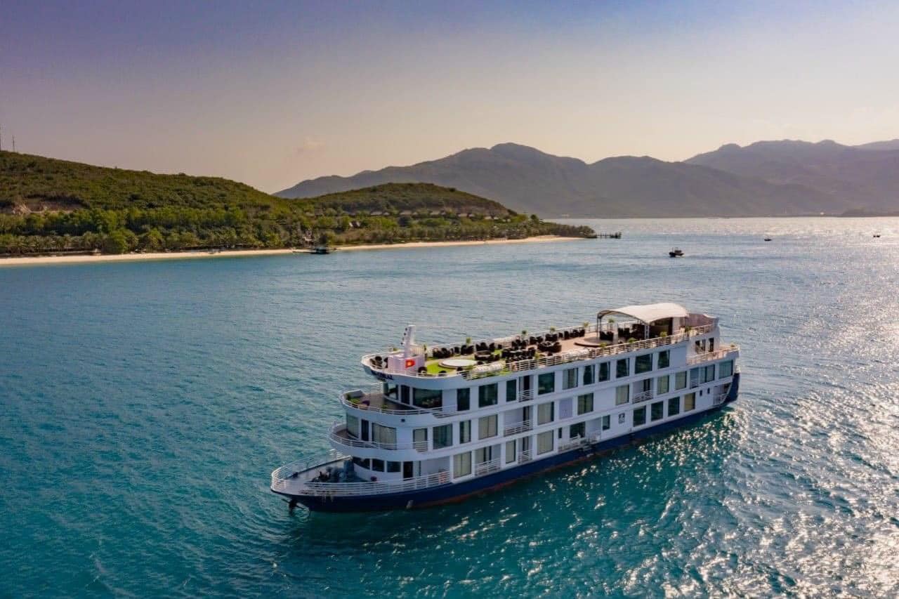 TOUR DU THUYỀN SEA CORAL NHA TRANG