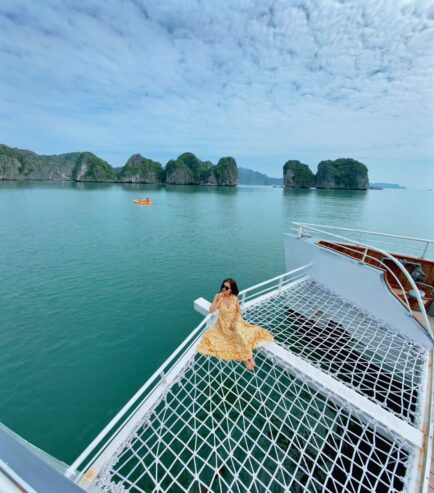 DU THUYỀN CATAMARAN HA LONG – LAN HA