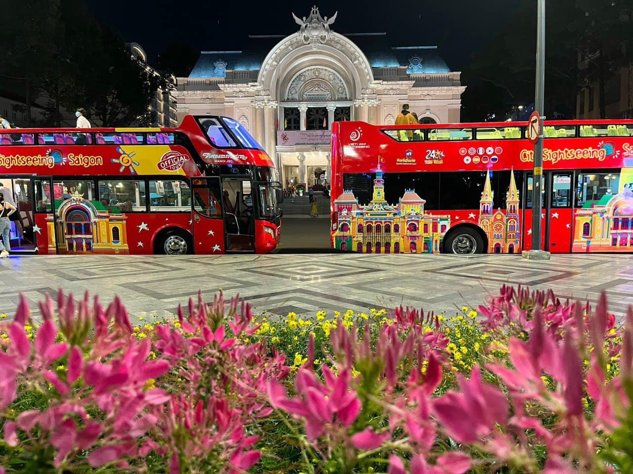 Tour Bus 2 tầng tham quan Sài Gòn về đêm