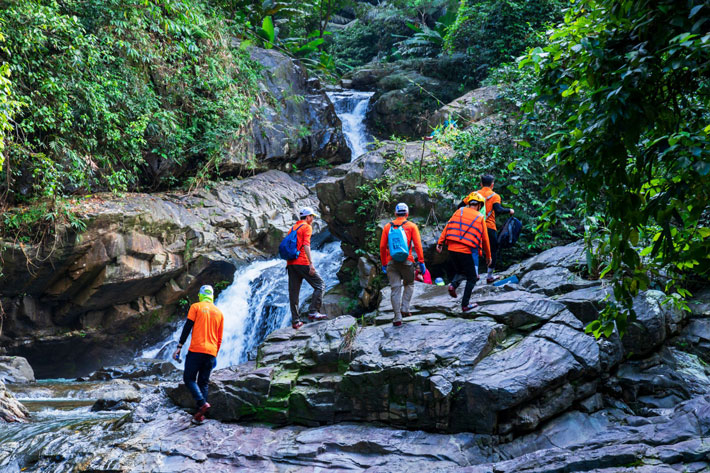 Tour Quảng Bình: Đồng Hới – Trekking – Vượt Thác 2N1Đ