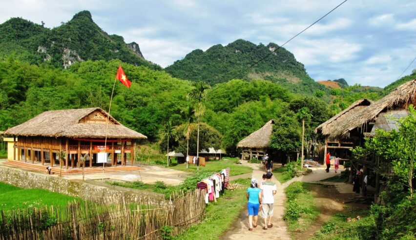 Tour Du Lịch: Sài Gòn – Mai Châu – Mộc Châu – Ninh Bình