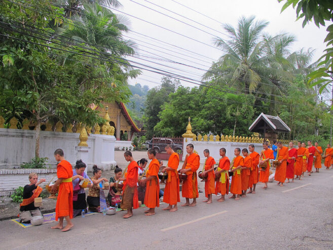 Tour Lào: Viêng Chăn | Vang Viêng | Luông Pha Bang 5N4Đ