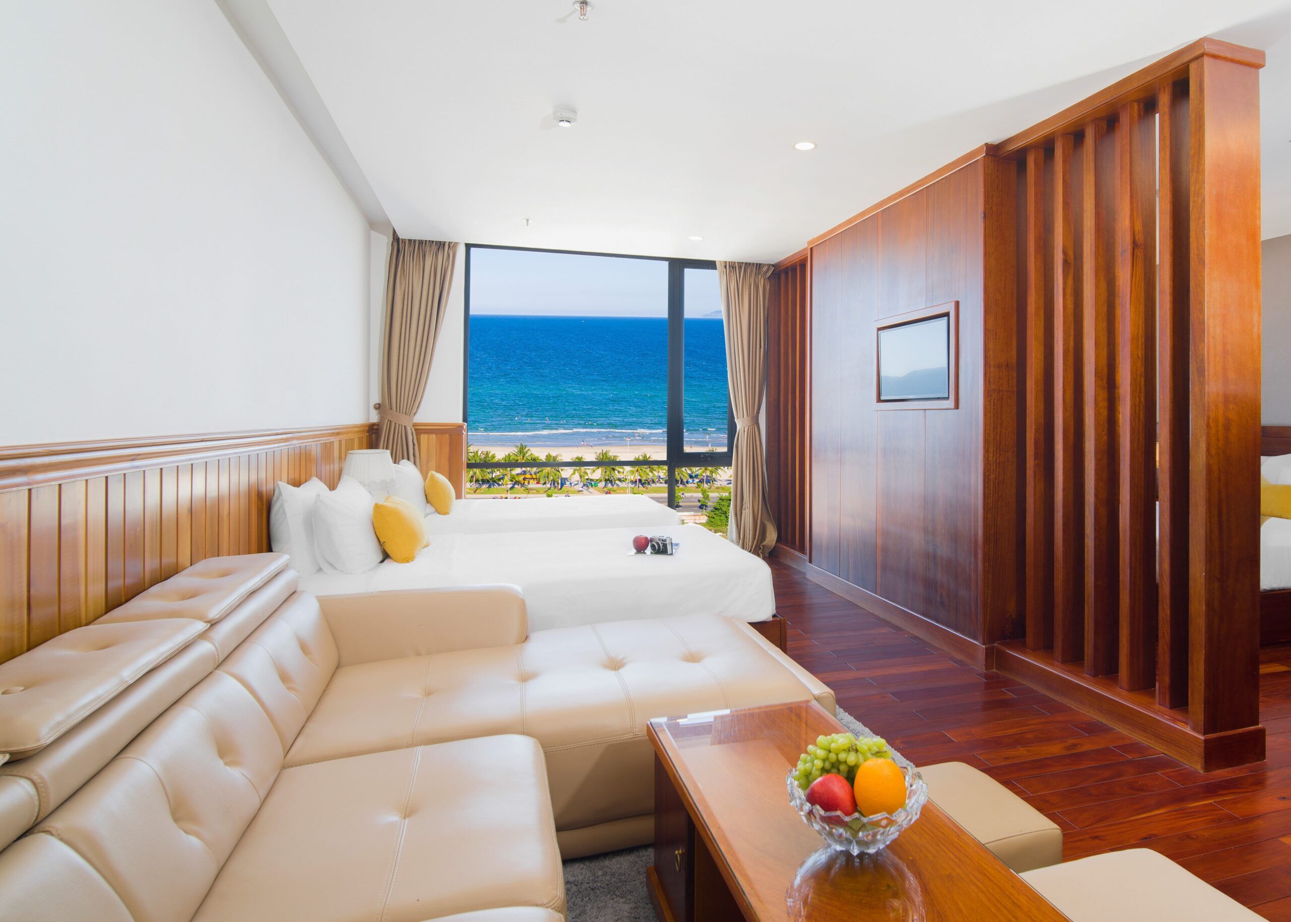 Phòng Suite Gia Đình View Biển