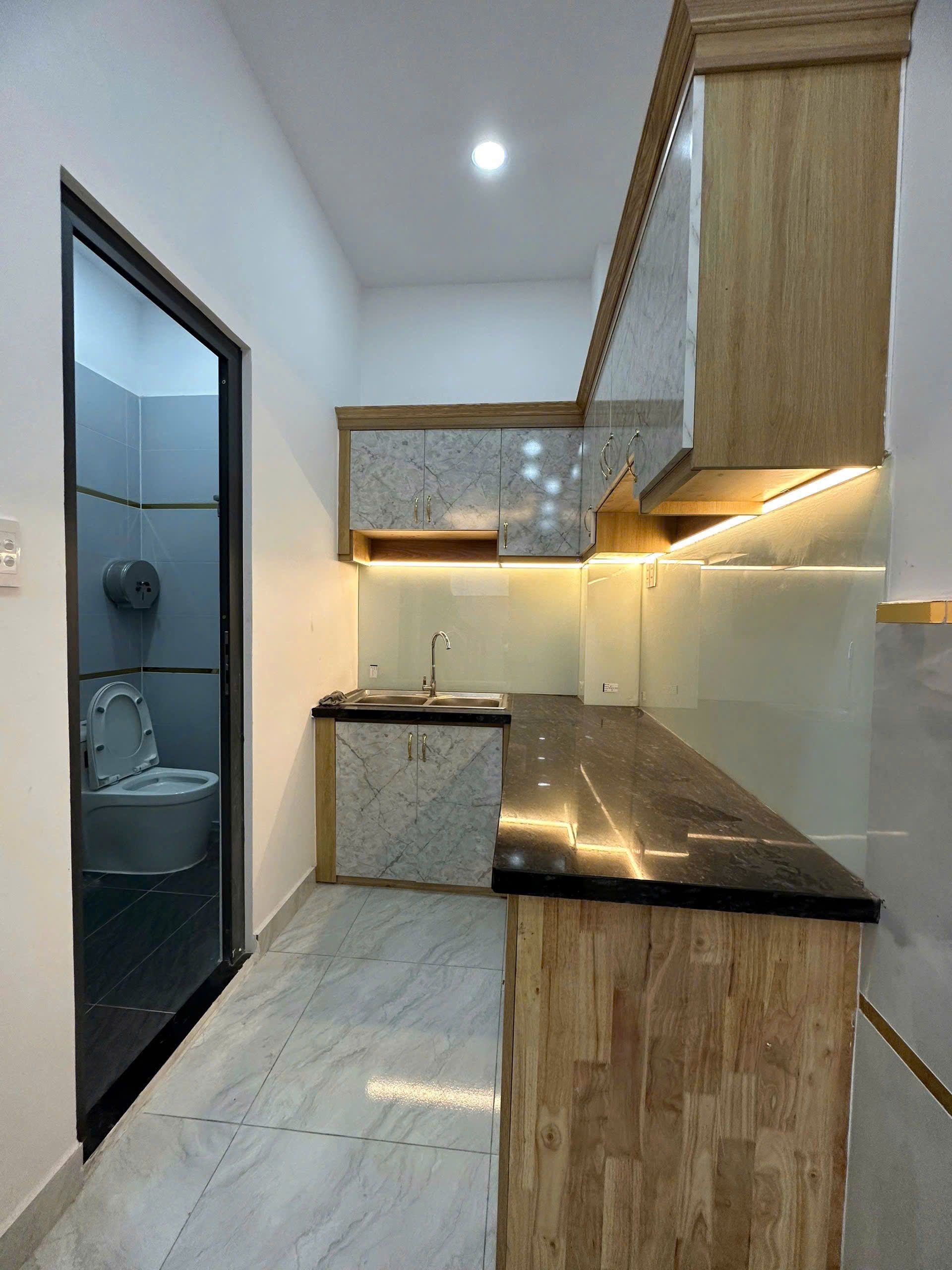 Bán nhà mới xây 2 tháng Tỉnh Lộ 10 – gần chợ Bà Hom