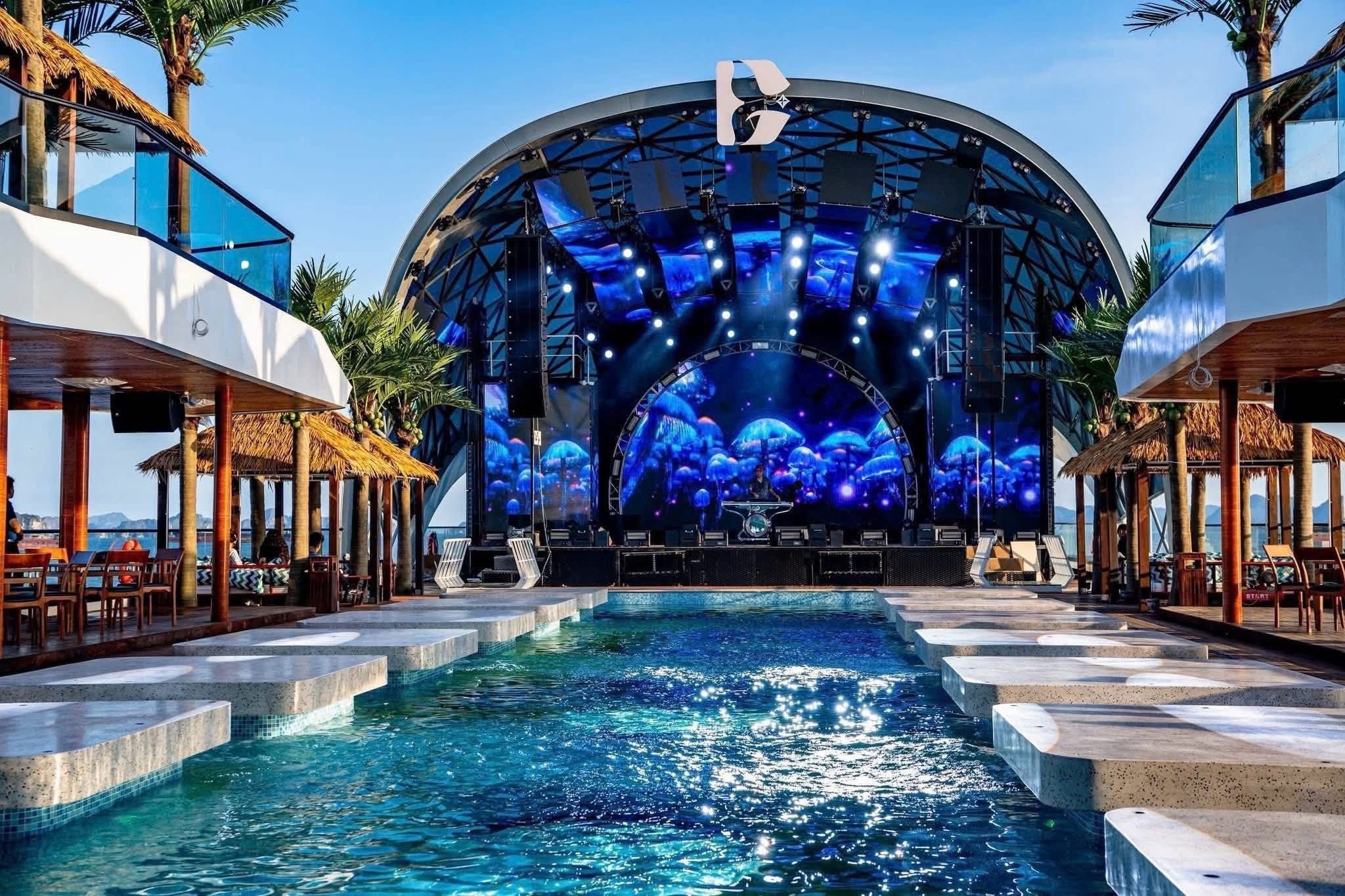 Voucher siêu tàu Thăm Vịnh Hạ Long 5 sao Dolphin Cruise